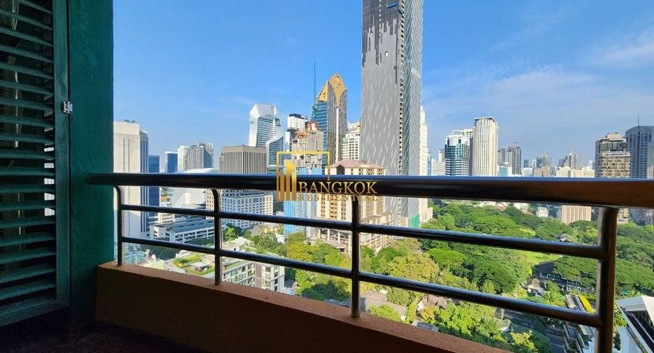 For rent 3 bedrooms condo in Pathum Wan, Bangkok