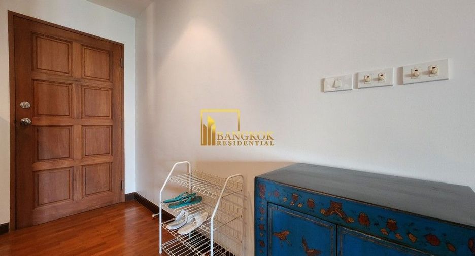 For rent 3 bedrooms condo in Pathum Wan, Bangkok