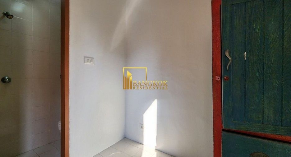 For rent 3 bedrooms condo in Pathum Wan, Bangkok