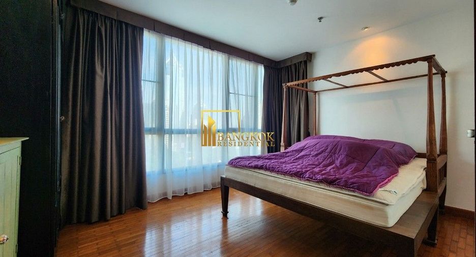 For rent 3 bedrooms condo in Pathum Wan, Bangkok