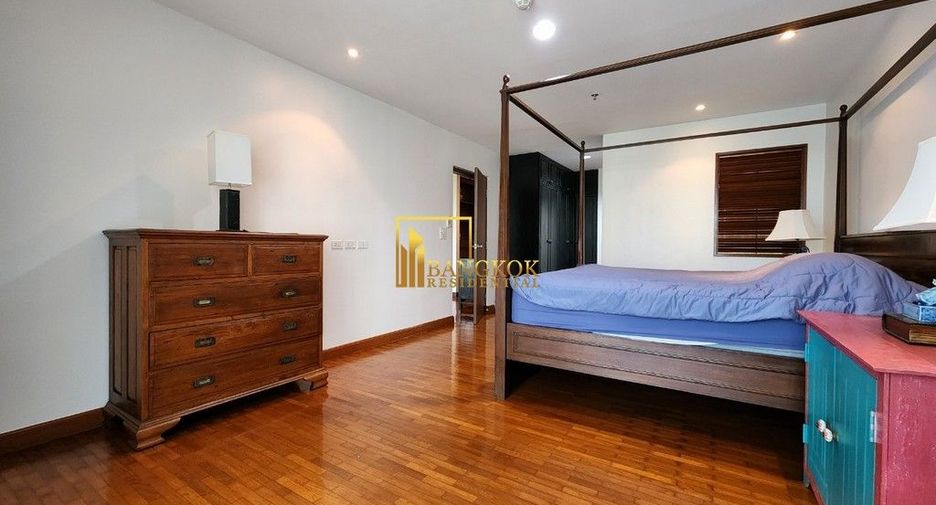 For rent 3 bedrooms condo in Pathum Wan, Bangkok