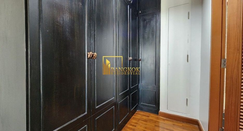 For rent 3 bedrooms condo in Pathum Wan, Bangkok