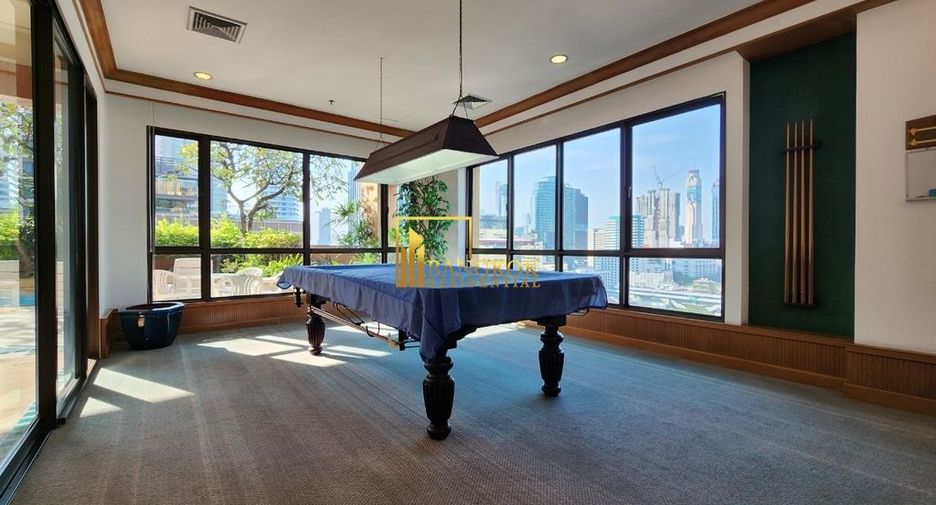 For rent 3 bedrooms condo in Pathum Wan, Bangkok