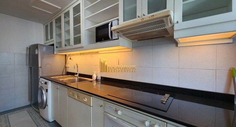 For rent 2 bedrooms condo in Pathum Wan, Bangkok