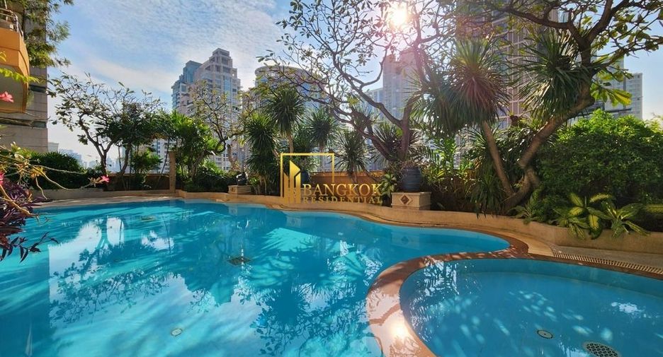 For rent 2 bedrooms condo in Pathum Wan, Bangkok