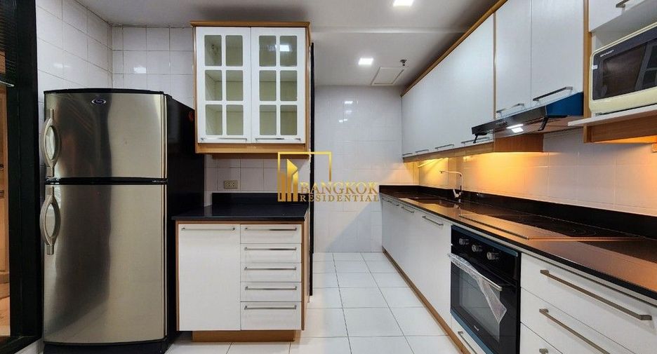 For rent 3 bedrooms condo in Pathum Wan, Bangkok