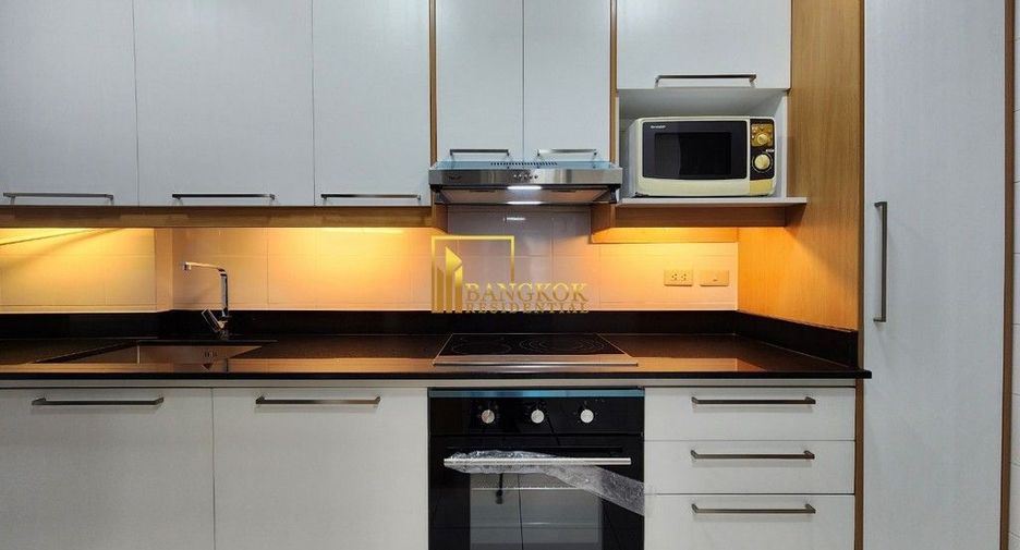 For rent 3 bedrooms condo in Pathum Wan, Bangkok