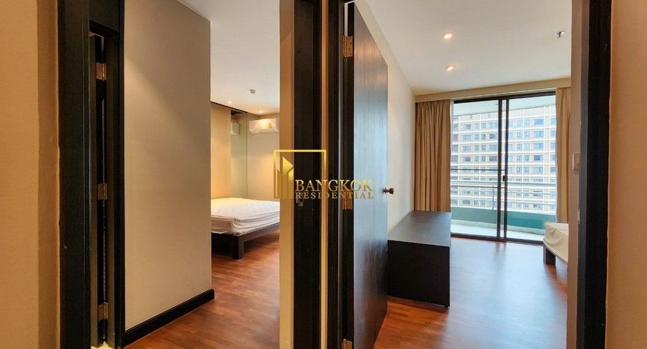 For rent 3 bedrooms condo in Pathum Wan, Bangkok