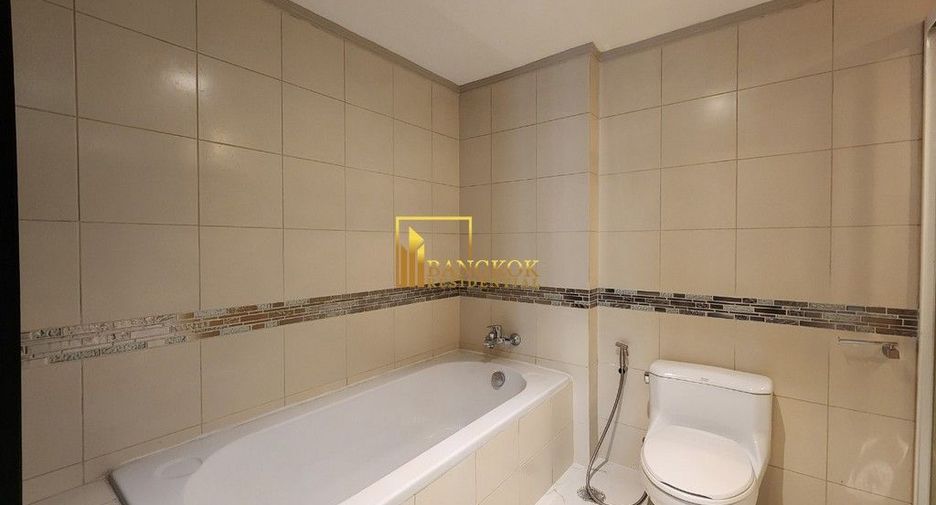 For rent 3 bedrooms condo in Pathum Wan, Bangkok