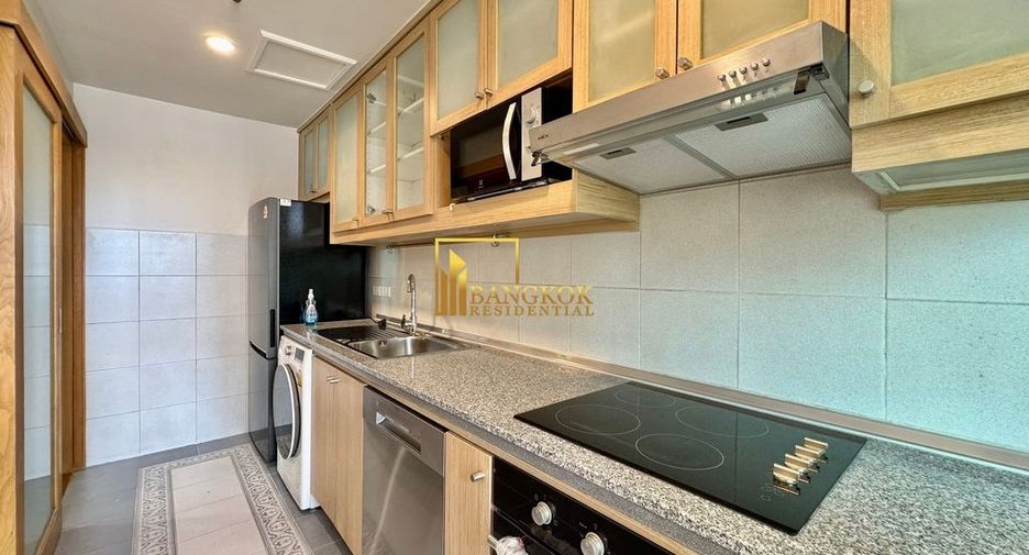 For rent 2 bedrooms condo in Pathum Wan, Bangkok