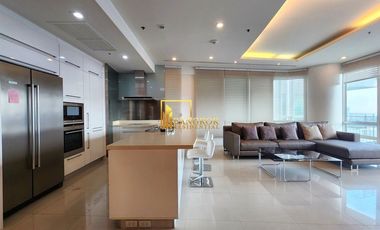 For rent 2 bedrooms condo in Pathum Wan, Bangkok