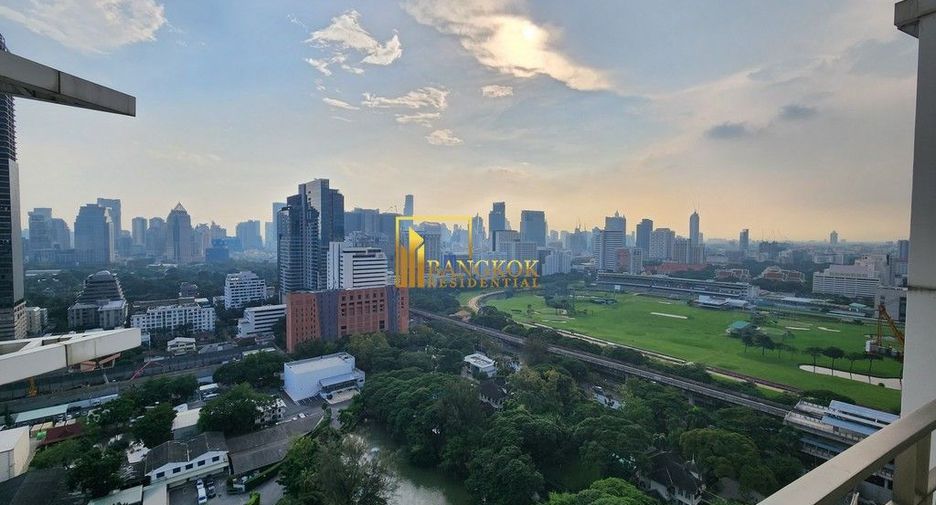 For rent 2 bedrooms condo in Pathum Wan, Bangkok