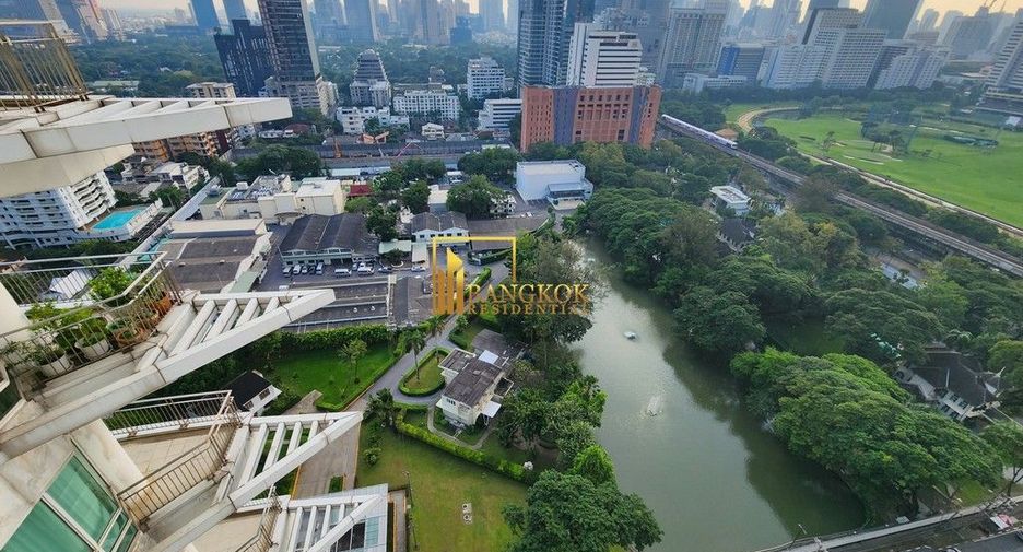 For rent 2 bedrooms condo in Pathum Wan, Bangkok