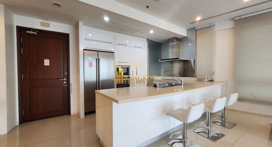 For rent 2 bedrooms condo in Pathum Wan, Bangkok