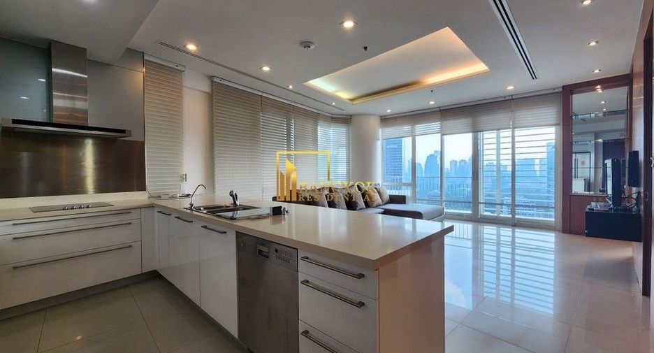 For rent 2 bedrooms condo in Pathum Wan, Bangkok