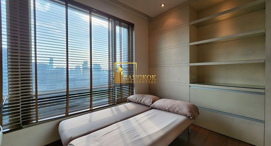 For rent 2 bedrooms condo in Pathum Wan, Bangkok
