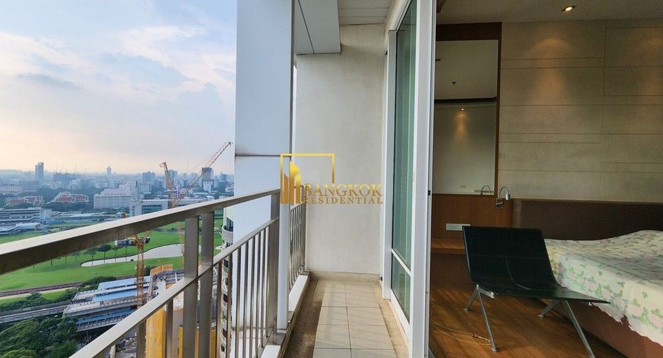 For rent 2 bedrooms condo in Pathum Wan, Bangkok