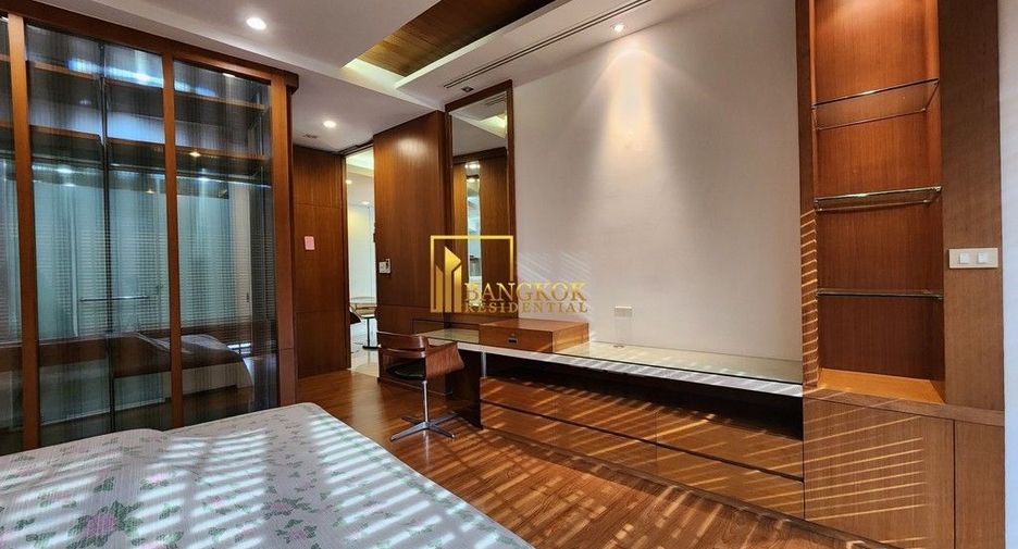 For rent 2 bedrooms condo in Pathum Wan, Bangkok