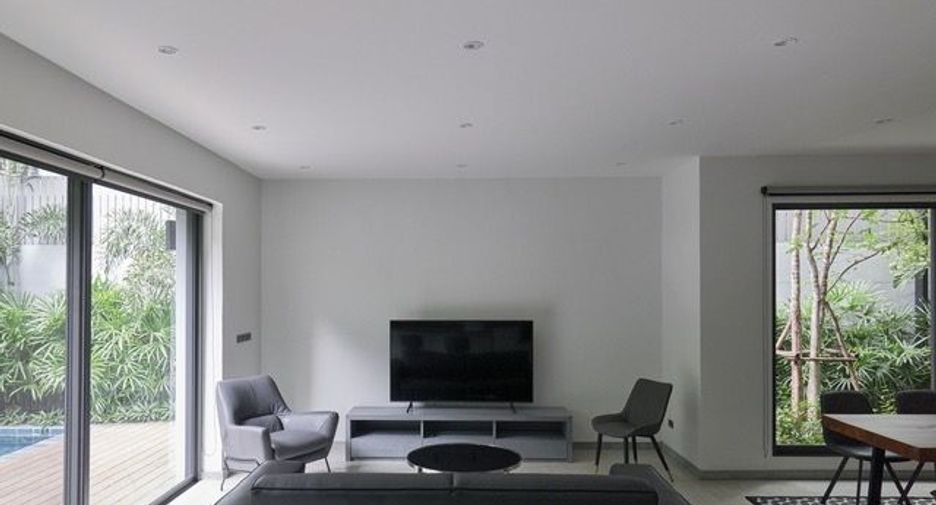 Casa en alquiler de 4 habitaciones en Khlong Toei, Bangkok