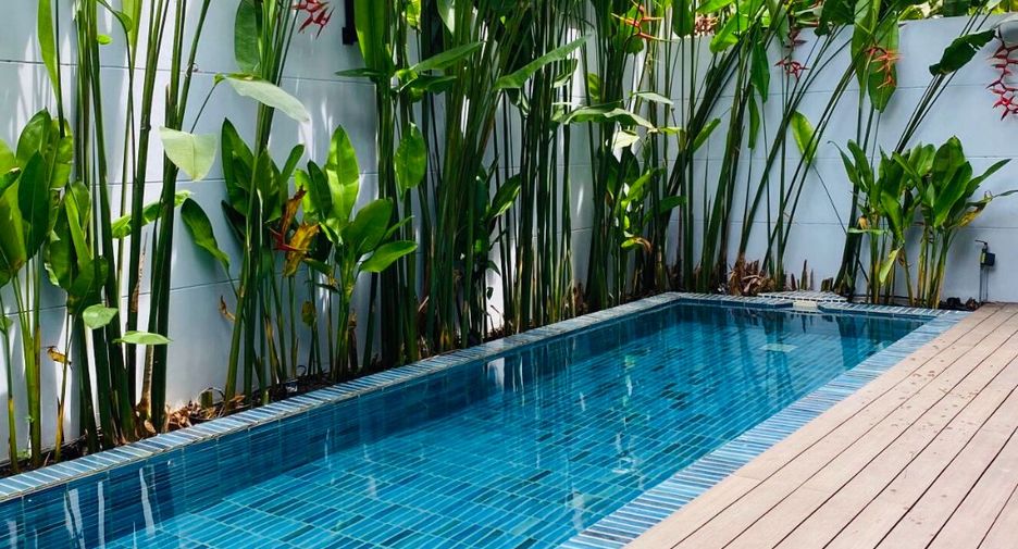 Casa en alquiler de 4 habitaciones en Khlong Toei, Bangkok