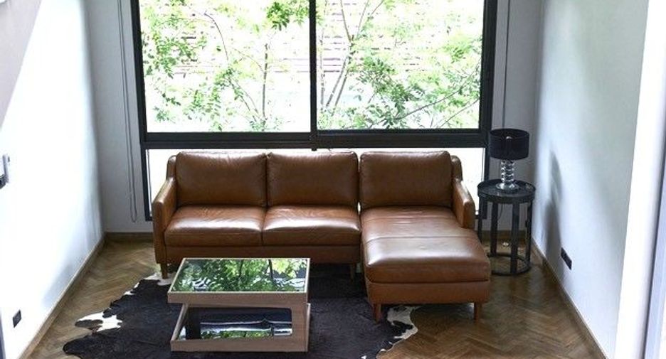 Casa en alquiler de 4 habitaciones en Khlong Toei, Bangkok