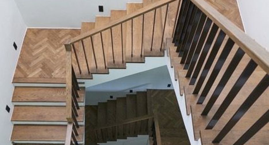 Casa en alquiler de 4 habitaciones en Khlong Toei, Bangkok