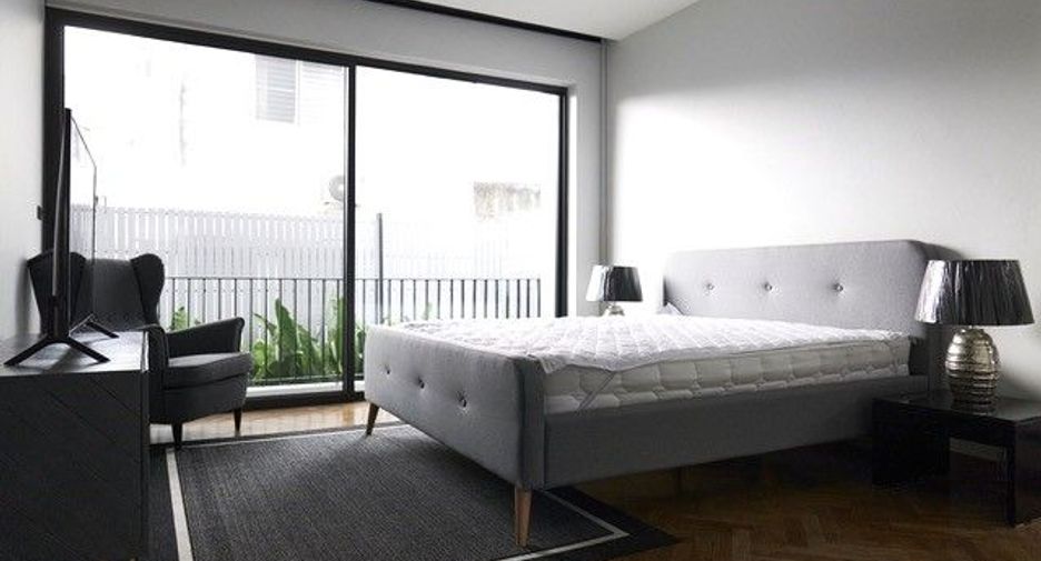Casa en alquiler de 4 habitaciones en Khlong Toei, Bangkok