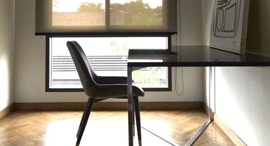 Casa en alquiler de 4 habitaciones en Khlong Toei, Bangkok