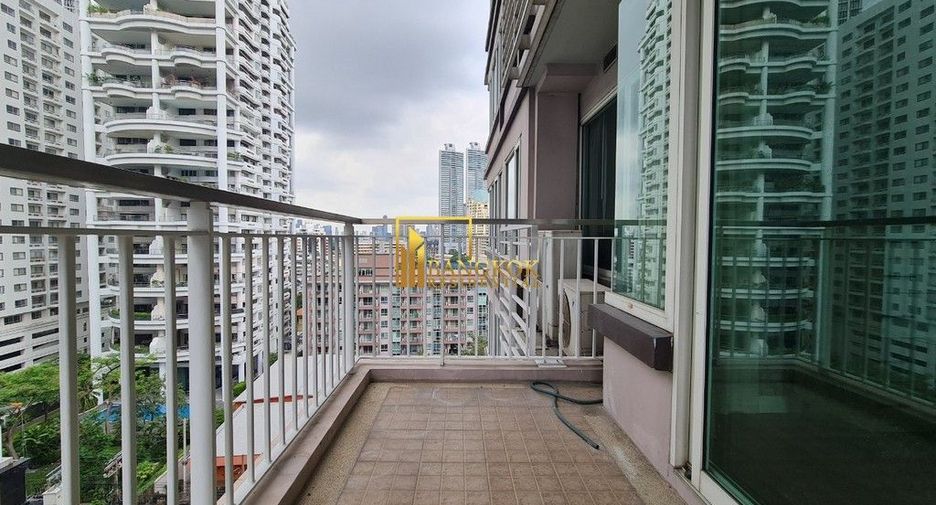 Condo en alquiler de 3 habitaciones en Khlong Toei, Bangkok