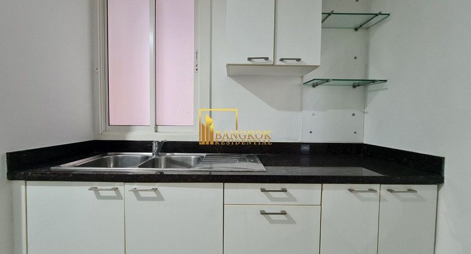 Condo en alquiler de 3 habitaciones en Khlong Toei, Bangkok