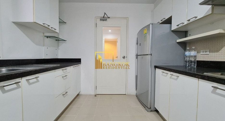 Condo en alquiler de 3 habitaciones en Khlong Toei, Bangkok