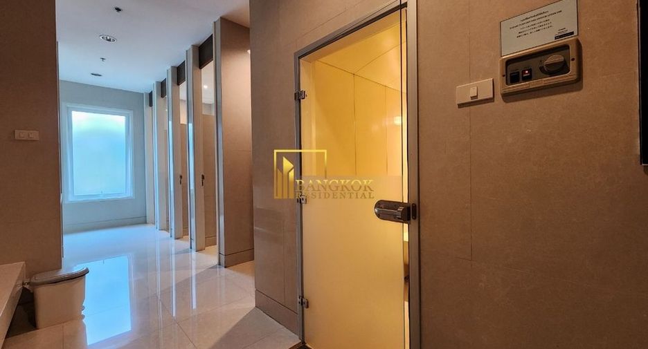 Condo en alquiler de 3 habitaciones en Khlong Toei, Bangkok