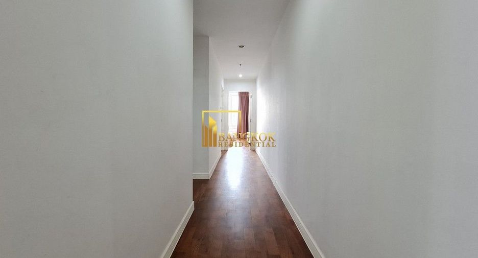 Condo en alquiler de 3 habitaciones en Khlong Toei, Bangkok