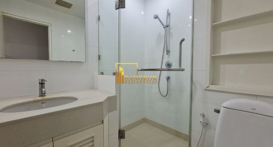 Condo en alquiler de 3 habitaciones en Khlong Toei, Bangkok