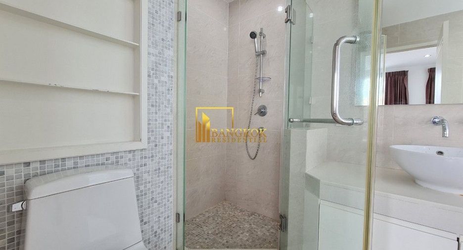 Condo en alquiler de 3 habitaciones en Khlong Toei, Bangkok