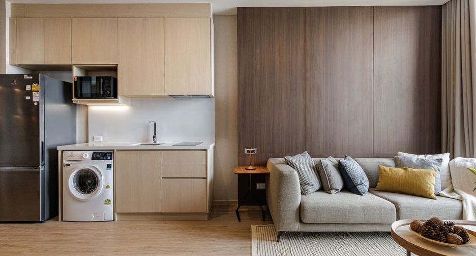 For rent 2 bedrooms condo in Watthana, Bangkok