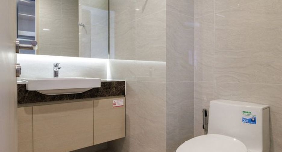 For rent 2 bedrooms condo in Watthana, Bangkok
