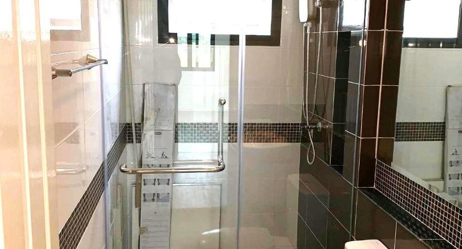 For sale 5 bedrooms house in Sai Mai, Bangkok