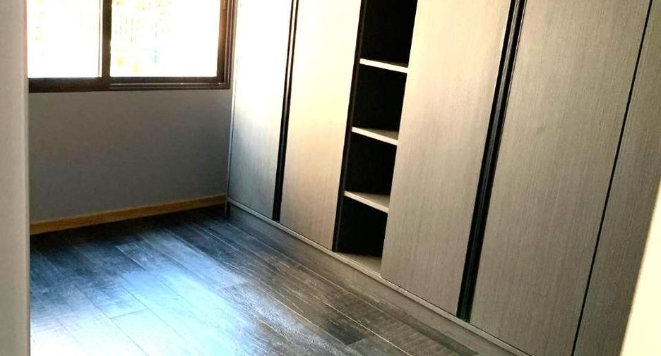 For sale 5 bedrooms house in Sai Mai, Bangkok