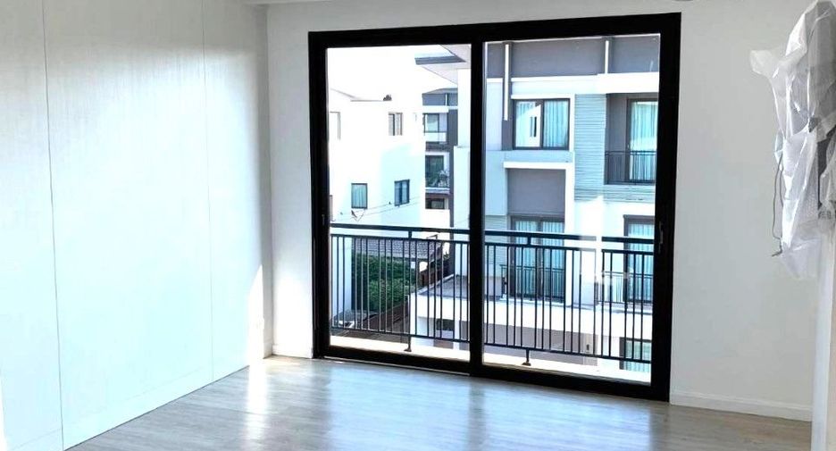 For sale 5 bedrooms house in Sai Mai, Bangkok