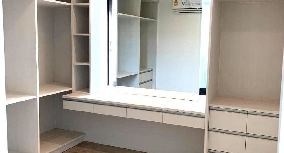 For sale 5 bedrooms house in Sai Mai, Bangkok