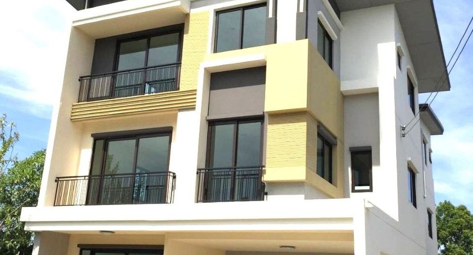 For sale 5 bedrooms house in Sai Mai, Bangkok