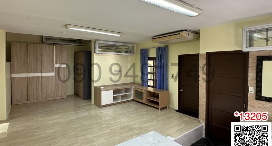 Casa en alquiler de 2 habitaciones en Phra Khanong, Bangkok