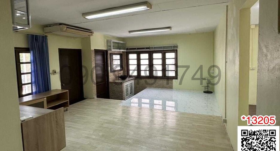 Casa en alquiler de 2 habitaciones en Phra Khanong, Bangkok