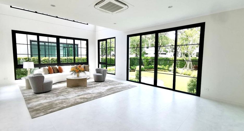 For sale 5 bedrooms house in Saphan Sung, Bangkok