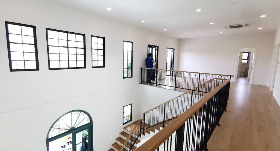 For sale 5 bedrooms house in Saphan Sung, Bangkok