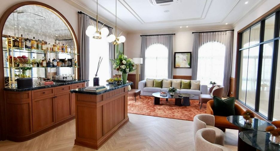 For sale 5 bedrooms house in Saphan Sung, Bangkok