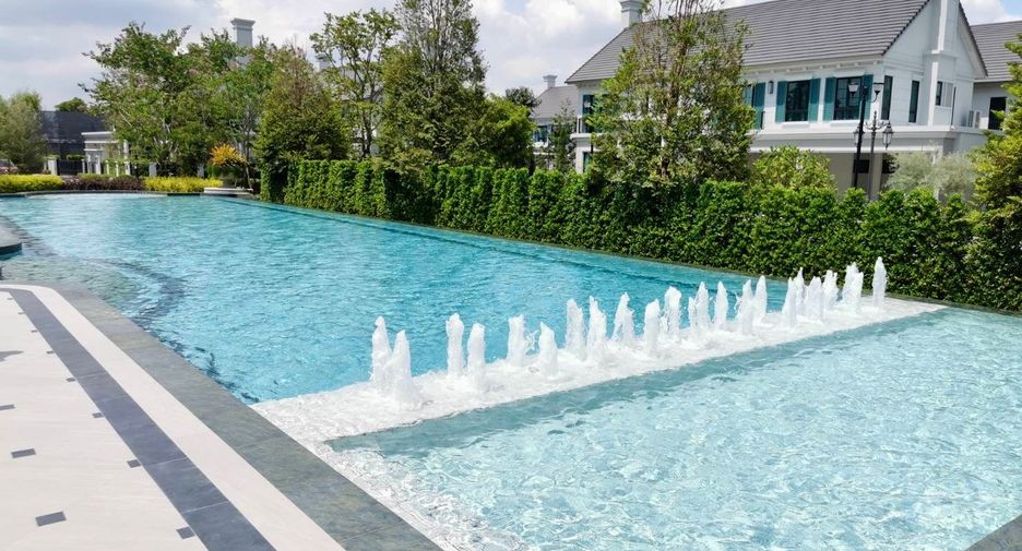 For sale 4 bedrooms house in Saphan Sung, Bangkok