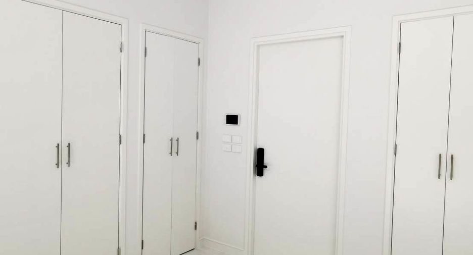 For sale 4 bedrooms house in Saphan Sung, Bangkok