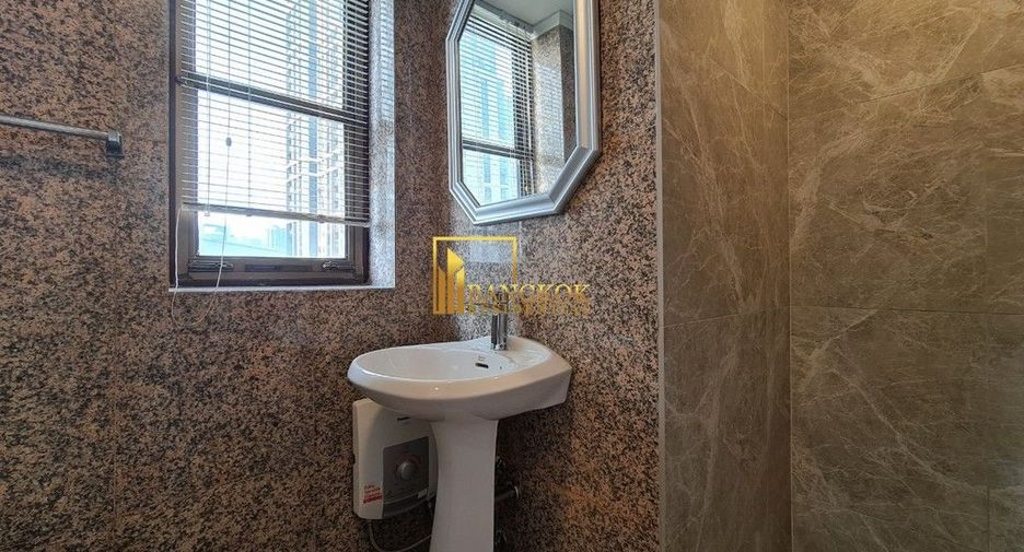 Condo en alquiler de 3 habitaciones en Khlong Toei, Bangkok